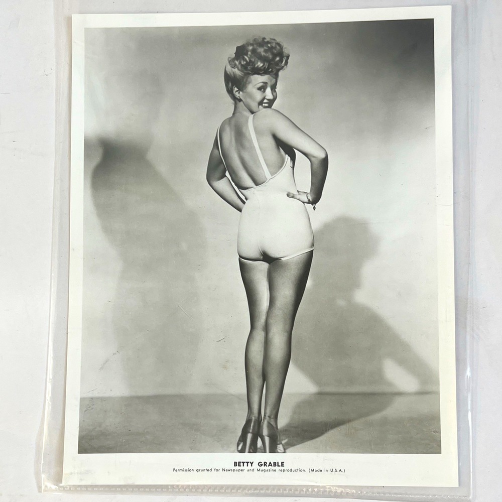 Vintage Betty Grable Black & White Hollywood Actress Portrait Photo Paper 8x10
